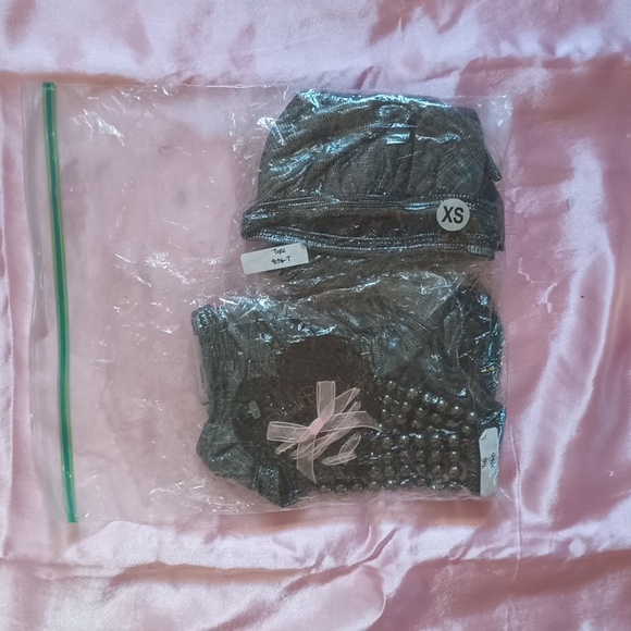 Beach Bunny NWT Toxic XS Top M Bottom - Picture 9 of 9